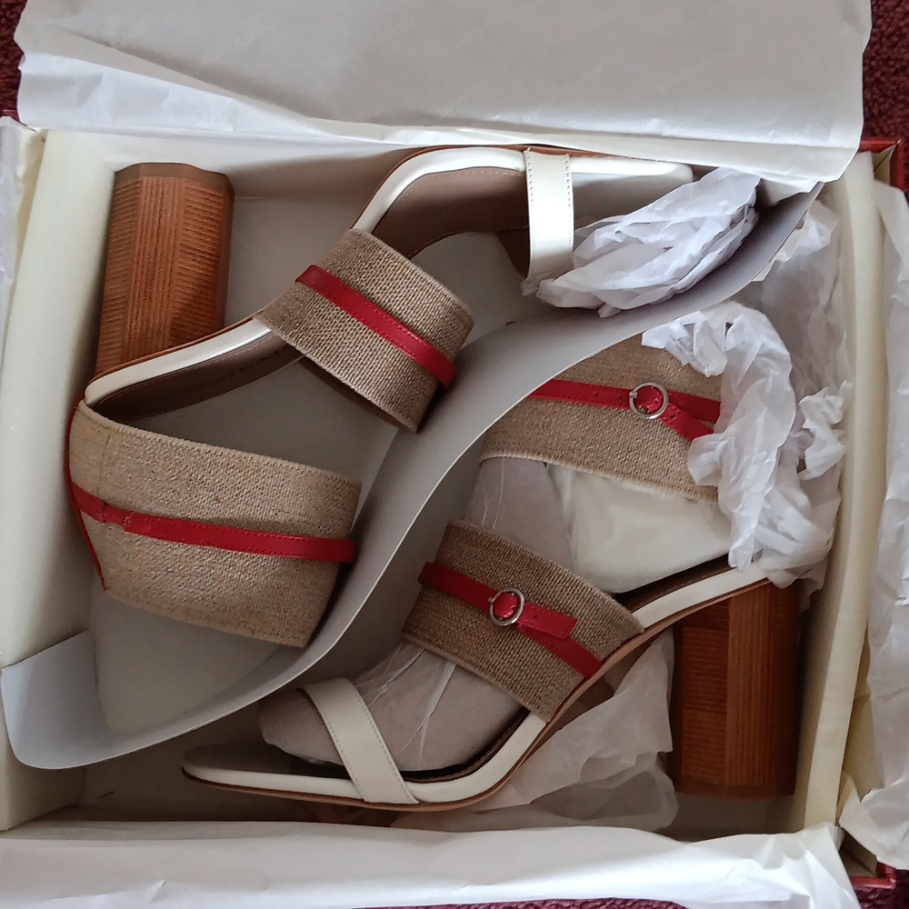 NWOT Donald Pliner Red/Linen & Elastic Sandals